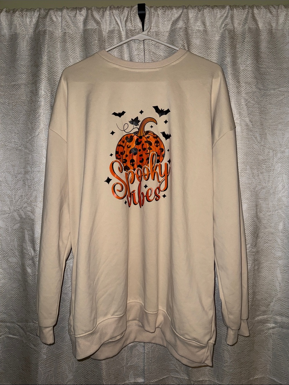 Source Unknown Cream Sweatshirt with Orange Pumpkin "Spooky Vibes"